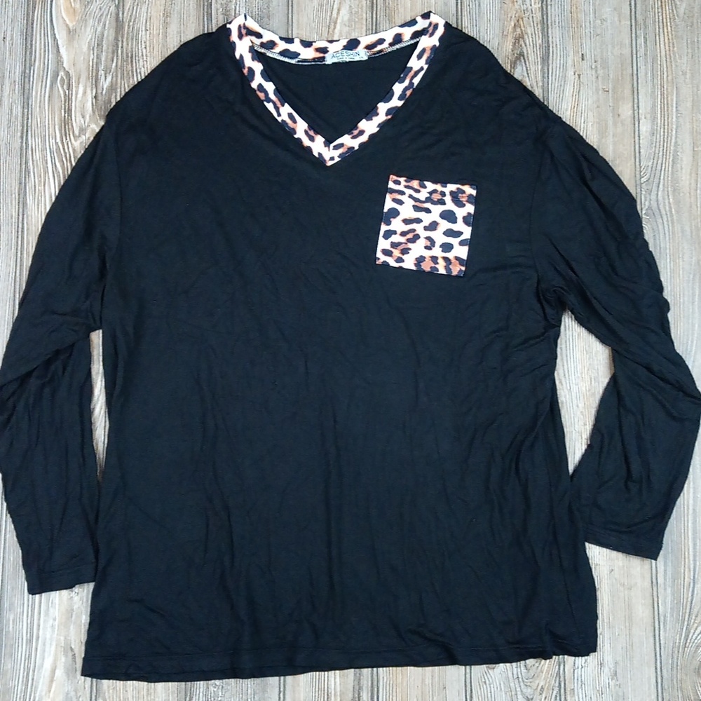 Soft Black & Leopard Print Long Sleeve V Neck Pocket Detail Top